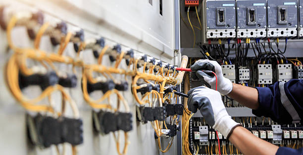 Professional Electrician technician working in Roselle Park, NJ